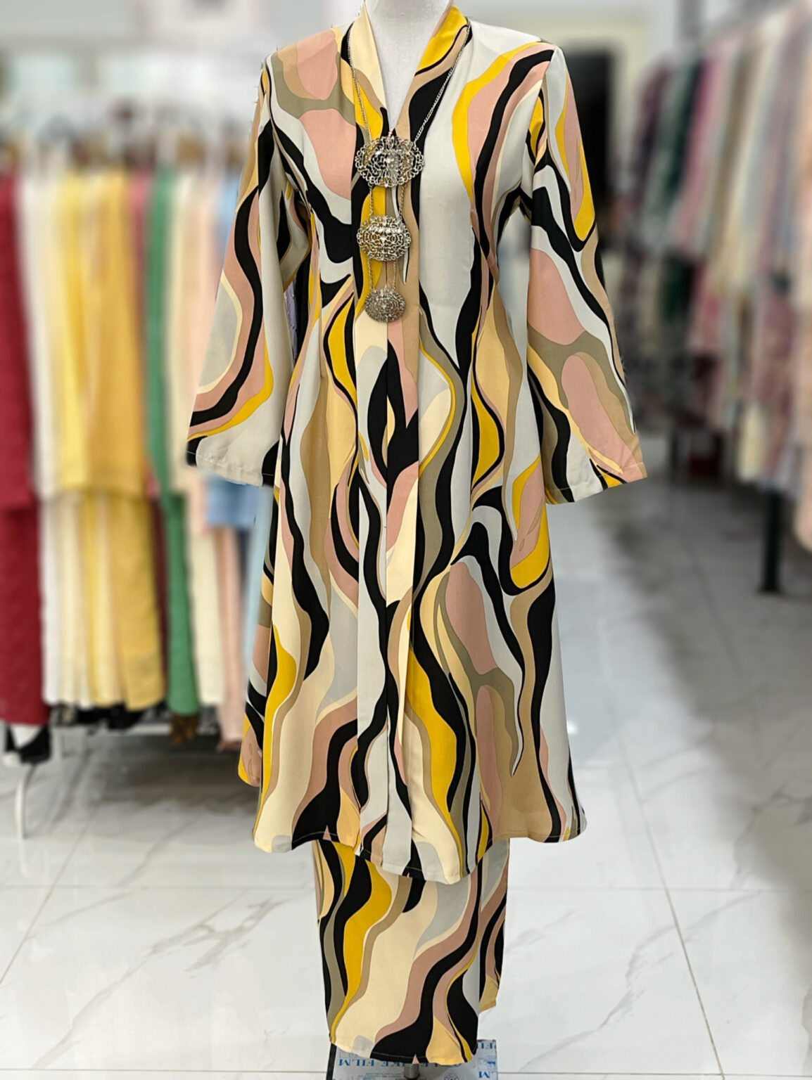 KEBAYA LABUH ZUBAIDAH