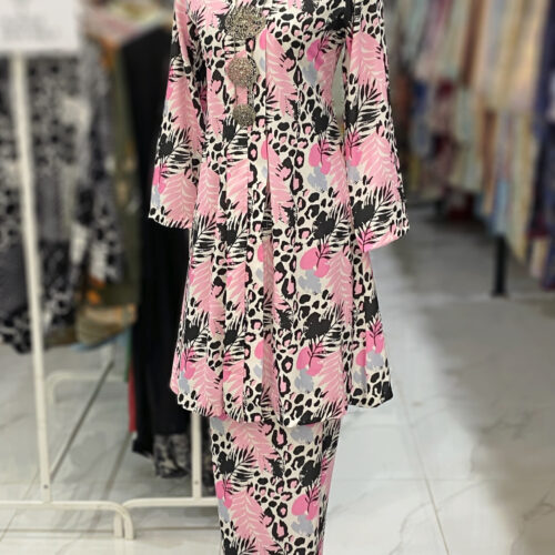 KEBAYA LABUH DANG ANUM BLACK PINK