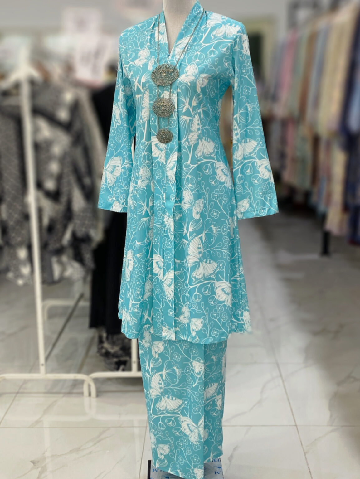 KEBAYA LABUH DANG ANUM