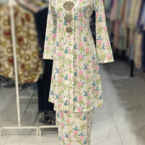 KEBAYA LABUH DANG ANUM WHITE