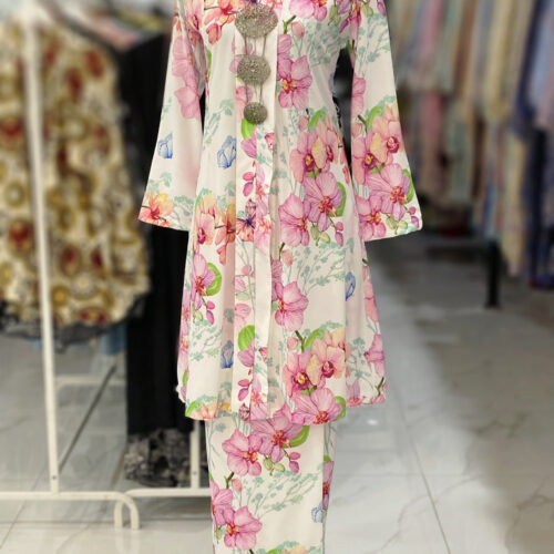 KEBAYA LABUH DANG ANUM