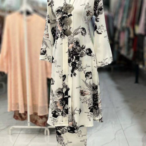 KEBAYA LABUH ZUBAIDAH WHITE BLACK