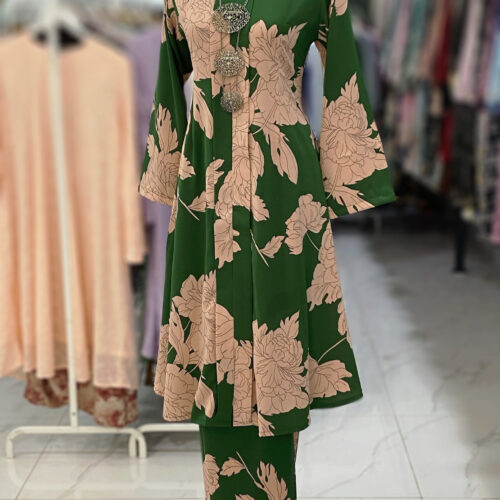 KEBAYA LABUH ZUBAIDAH EMERALD PINK