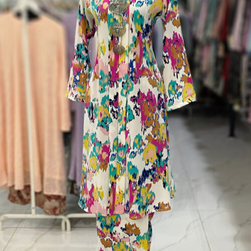 KEBAYA LABUH ZUBAIDAH ABSTRACT WHITE