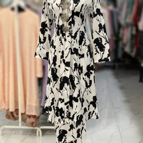 KEBAYA LABUH ZUBAIDAH BLACK WHITE