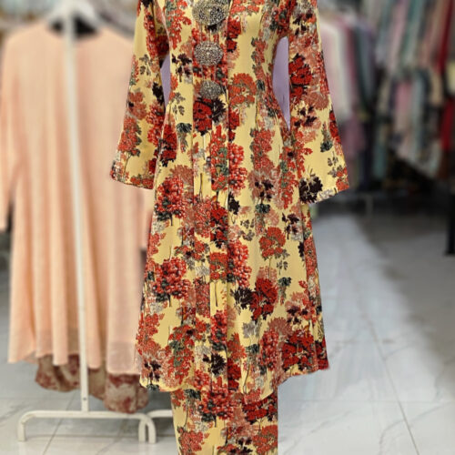 KEBAYA LABUH ZUBAIDAH CREAM RED