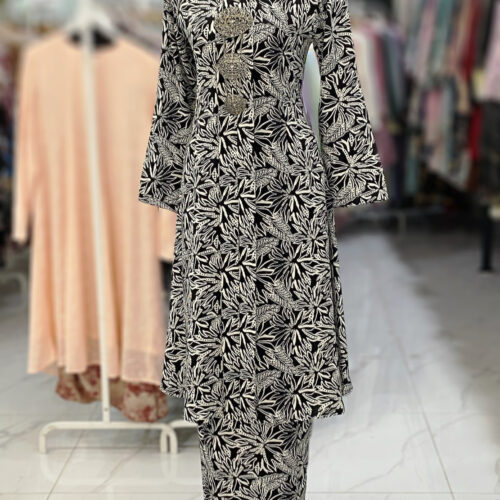 KEBAYA LABUH ZUBAIDAH BLACK