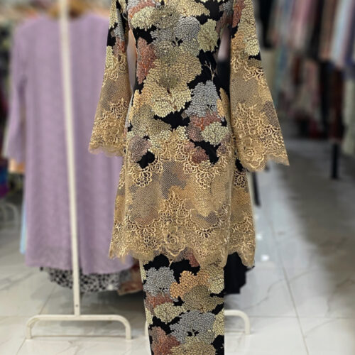 CAMELIA KURUNG BORDER LACE BLACK