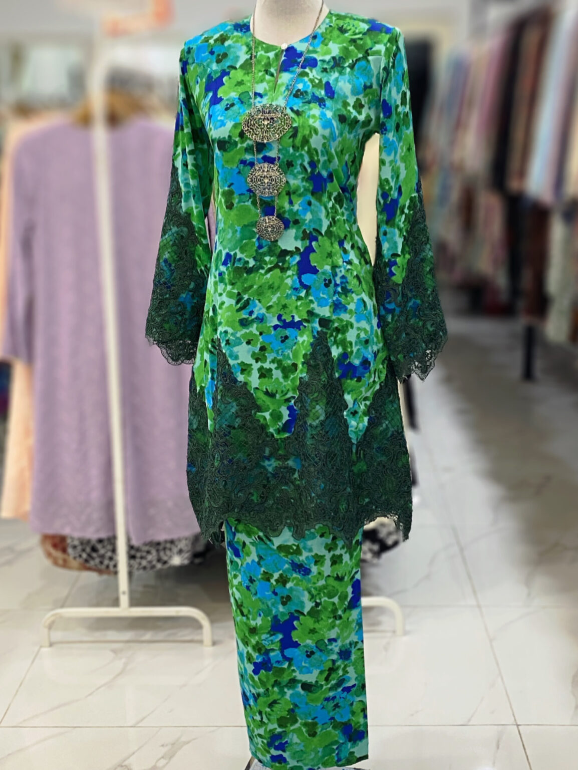 CAMELIA KURUNG BORDER LACE GREEN