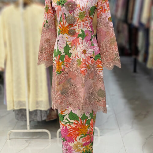 CAMELIA KURUNG BORDER LACE PINK