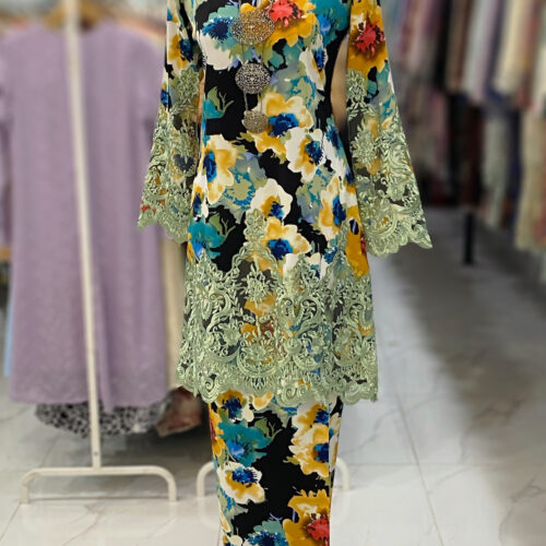 CAMELIA KURUNG BORDER LACE BLACK