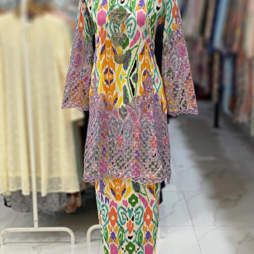 CAMELIA KURUNG BORDER LACE RAINBOW