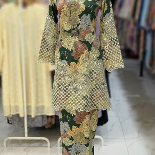 CAMELIA KURUNG BORDER LACE OLIVE GREEN