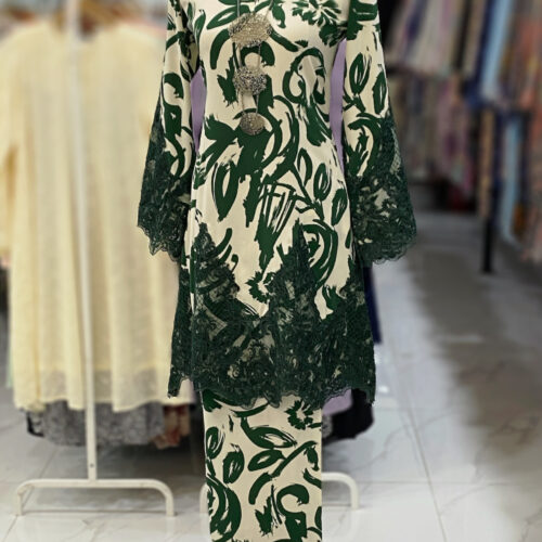 CAMELIA KURUNG BORDER LACE EMERALD GREEN