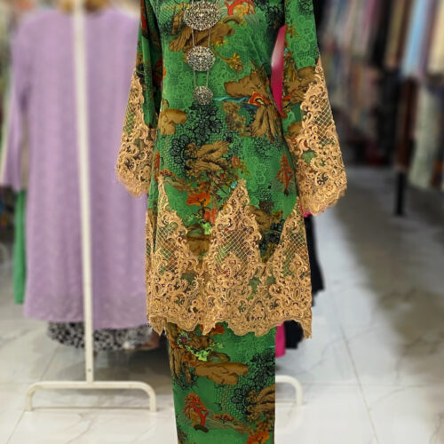 CAMELIA KURUNG BORDER LACE GREEN