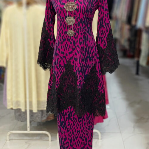 CAMELIA KURUNG BORDER LACE PURPLE