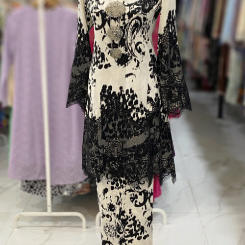 CAMELIA KURUNG BORDER LACE WHITE BLACK
