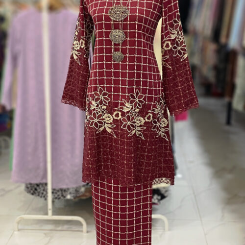 CAMELIA KURUNG BORDER LACE MAROON