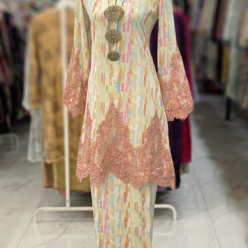 CAMELIA KURUNG BORDER LACE ABSTRACT PINK
