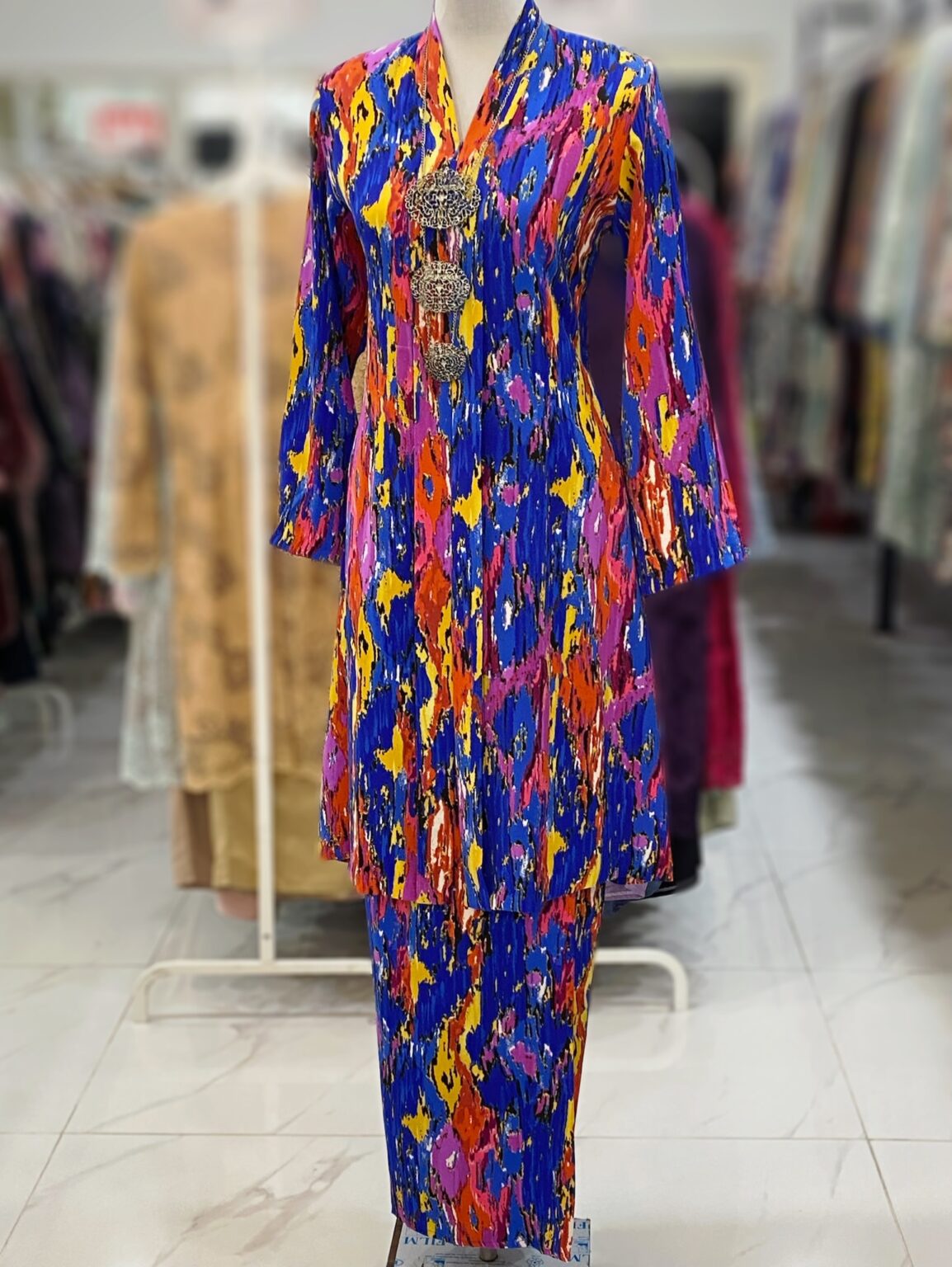 KEBAYA LABUH DANG ANUM ABSTRACT BLUE