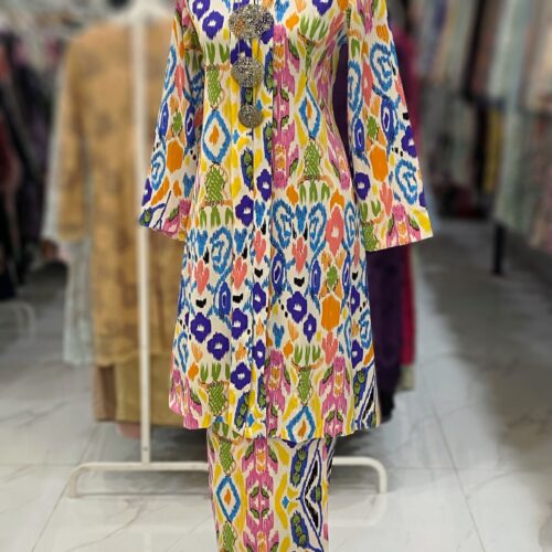 KEBAYA LABUH DANG ANUM CREAM BLUE