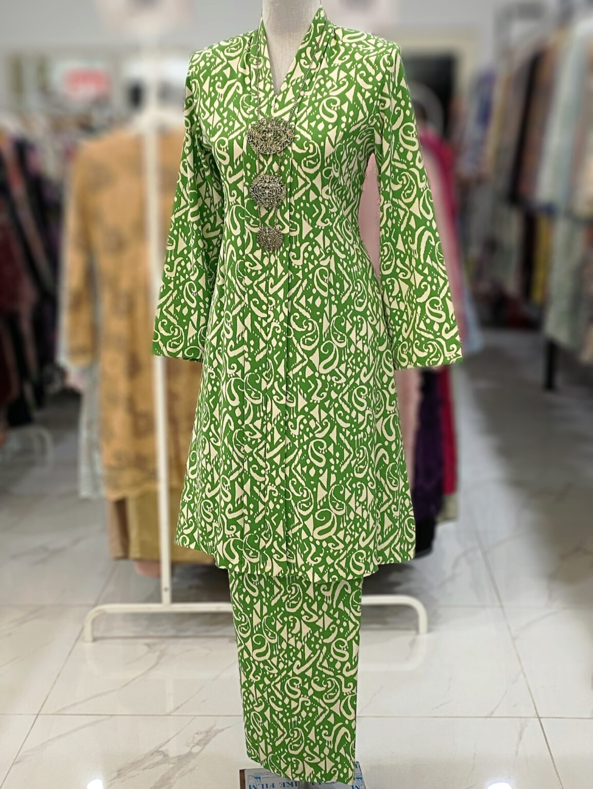 KEBAYA LABUH DANG ANUM GREEN
