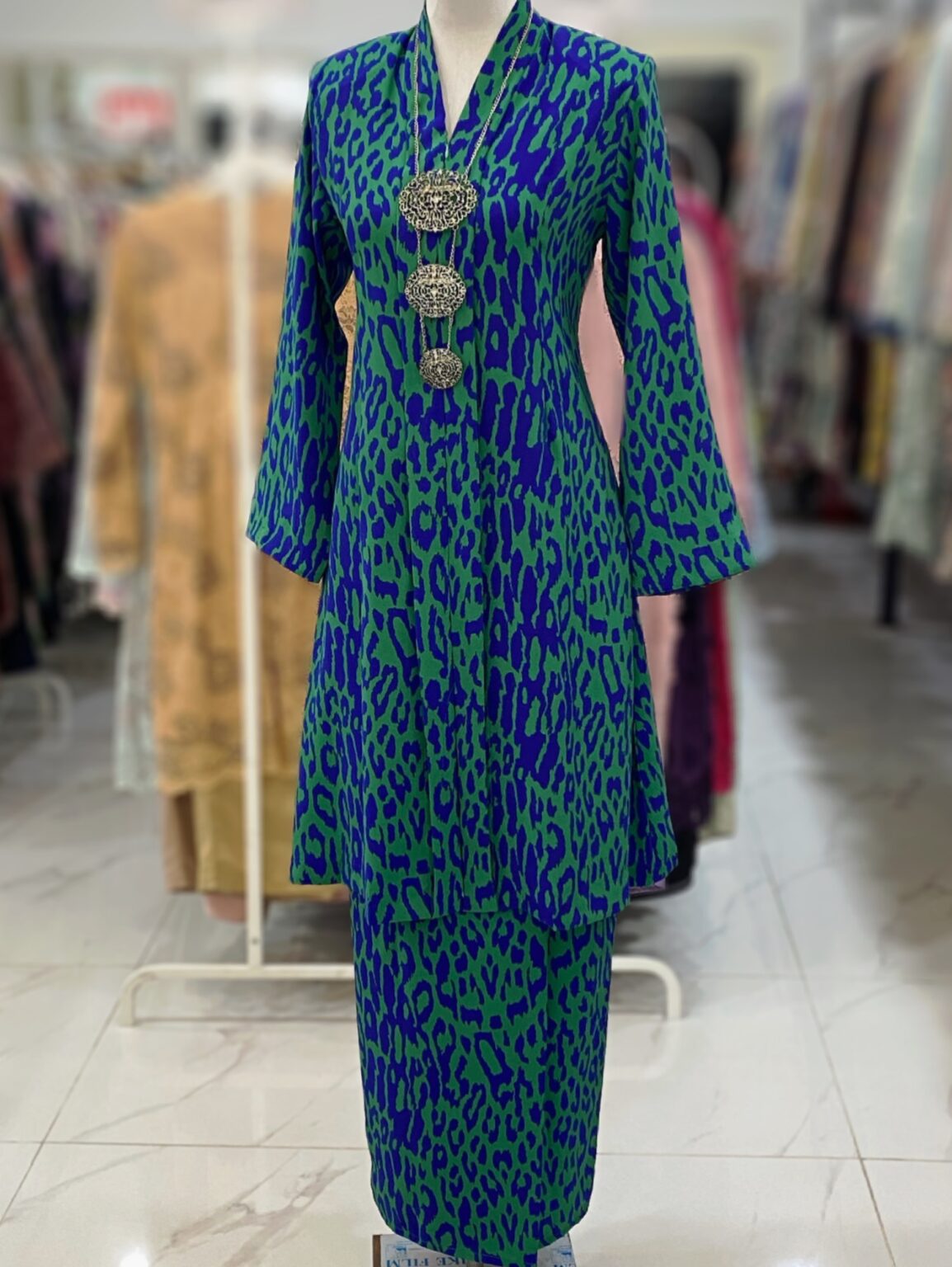 KEBAYA LABUH DANG ANUM BLUE GREEN