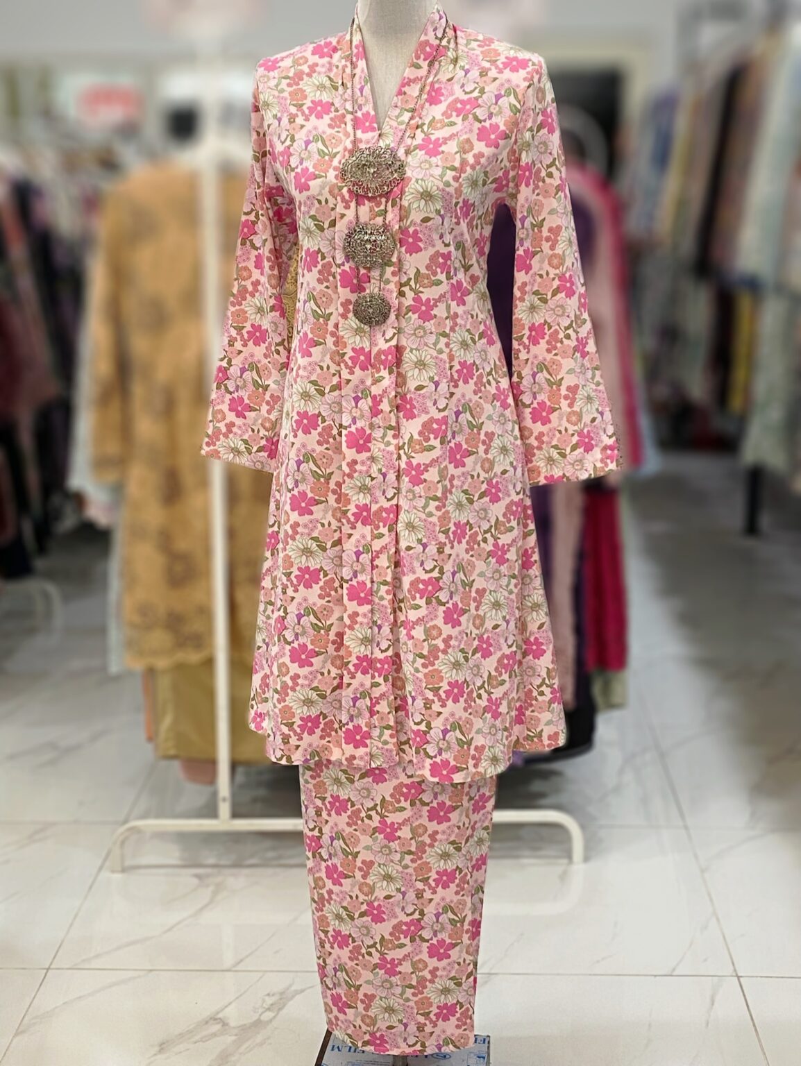 KEBAYA LABUH DANG ANUM PINK