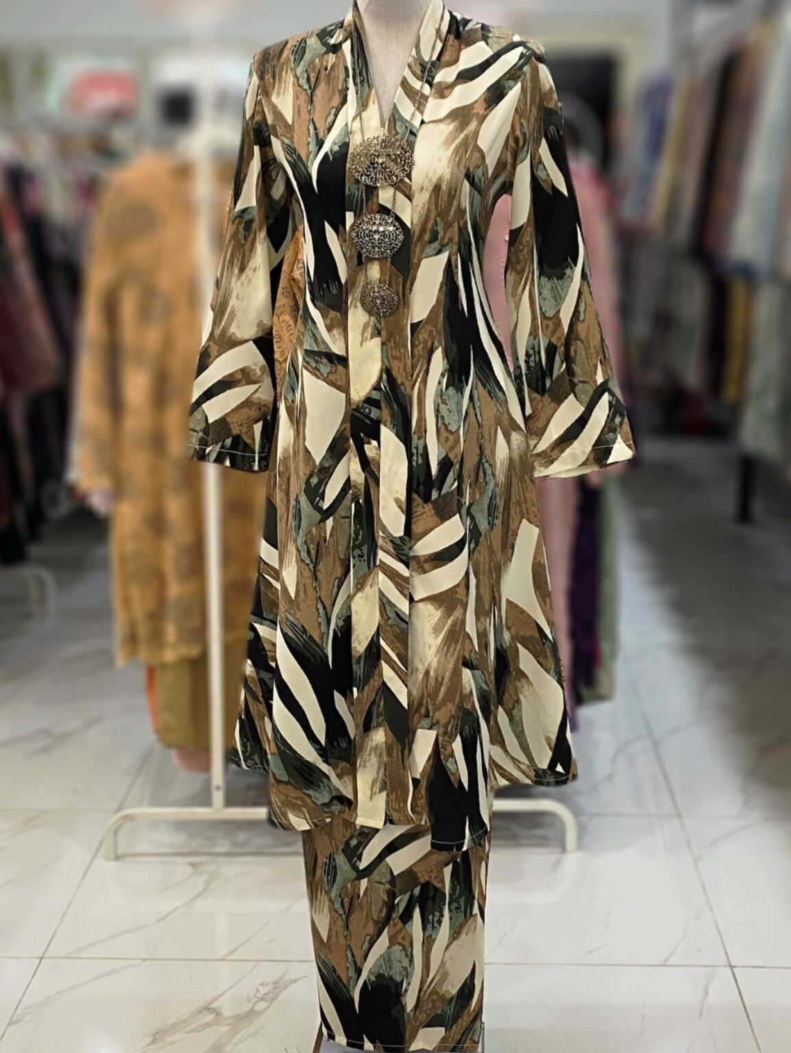 KEBAYA LABUH ZUBAIDAH OLIVE