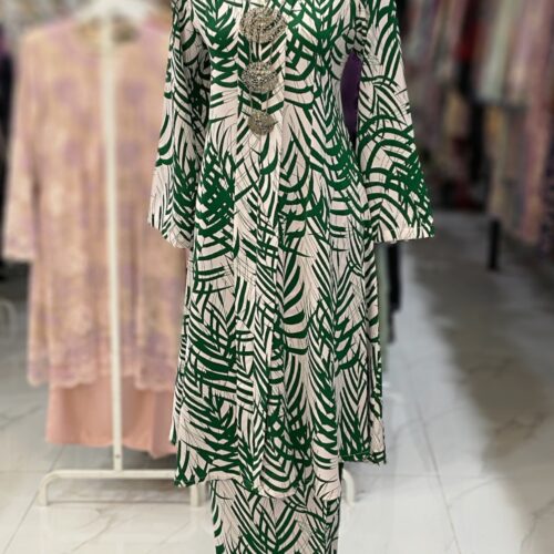 KEBAYA LABUH ZUBAIDAH WHITE GREEN