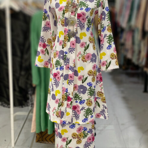 KEBAYA LABUH DANG ANUM