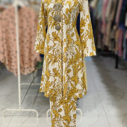 KEBAYA LABUH DANG ANUM WHITE YELLOW