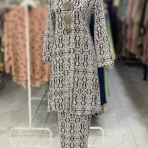 KEBAYA LABUH DANG ANUM BLACK WHITE