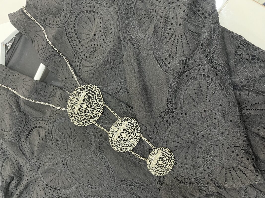 KEBAYA LABUH DANG ANUM LACE PREMIUM BLACK - Image 3