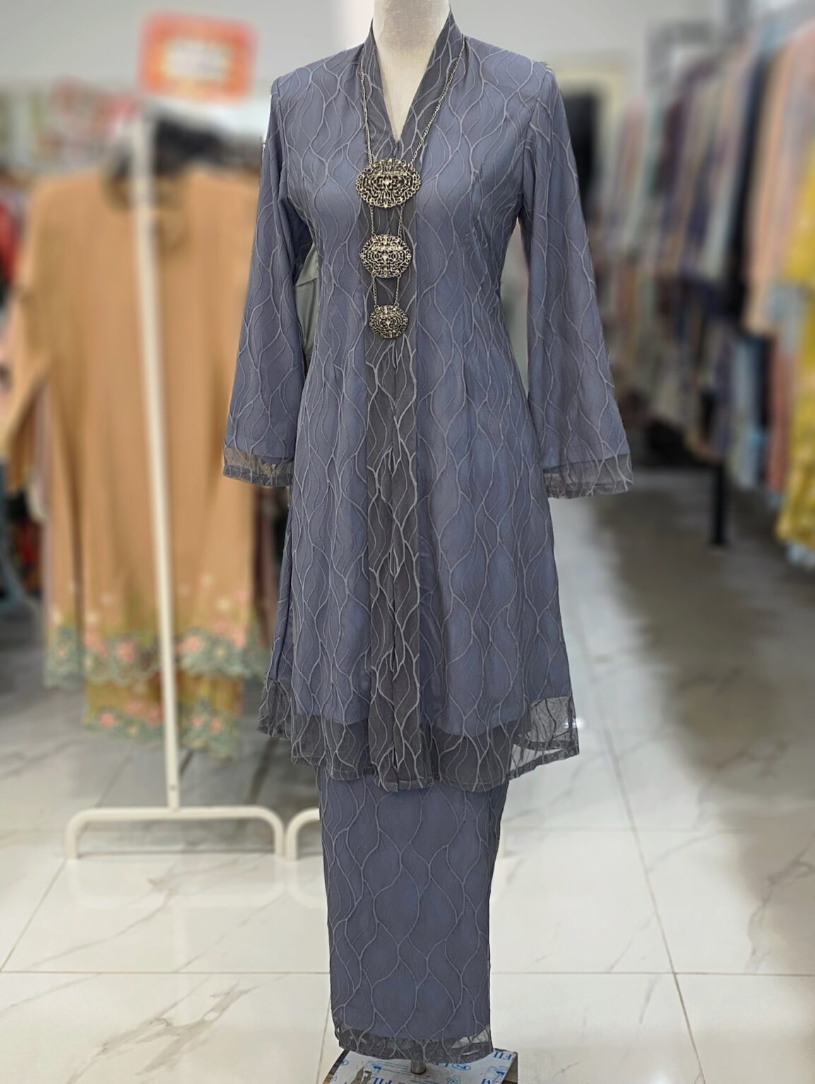 KEBAYA LABUH DANG ANUM LACE PREMIUM - Image 4