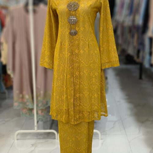 KEBAYA LABUH DANG ANUM LACE PREMIUM MUSTARD
