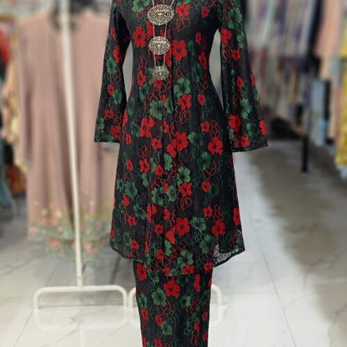 KEBAYA LABUH DANG ANUM LACE PREMIUM GREEN RED