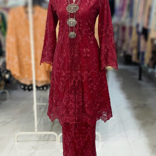 KEBAYA LABUH DANG ANUM CHIFFON MAROON