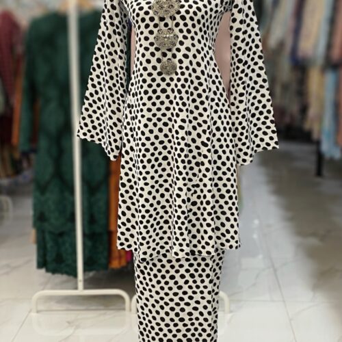 MELOR KURUNG RIAU CREPE POLKADOT BLACK WHITE