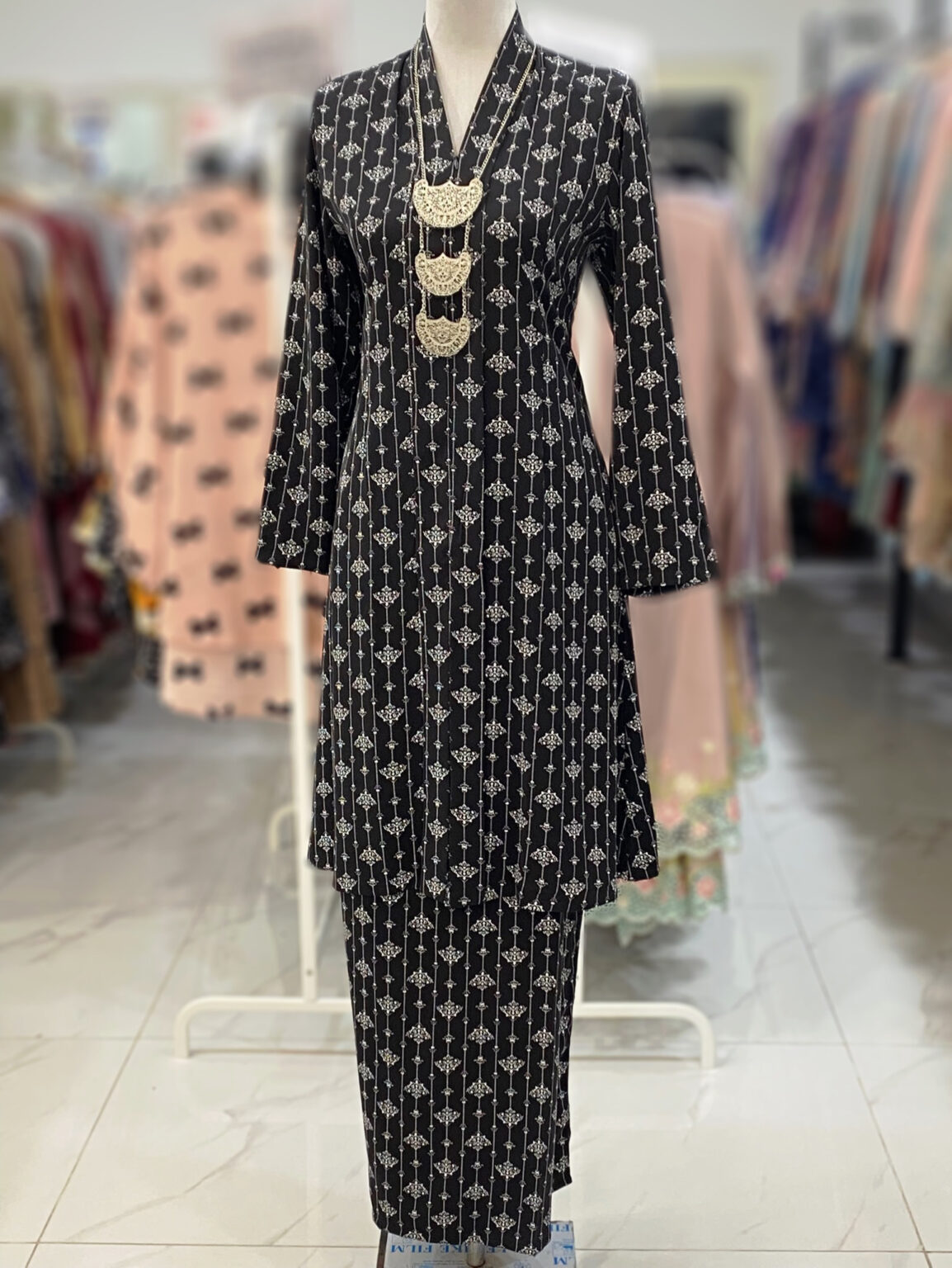 KEBAYA LABUH DANG ANUM - Image 3