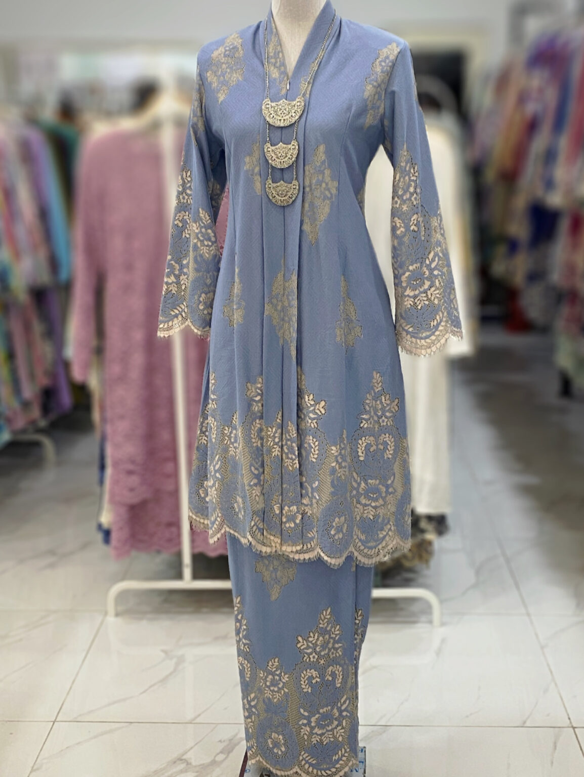 KEBAYA LABUH DANG ANUM LACE - Image 3