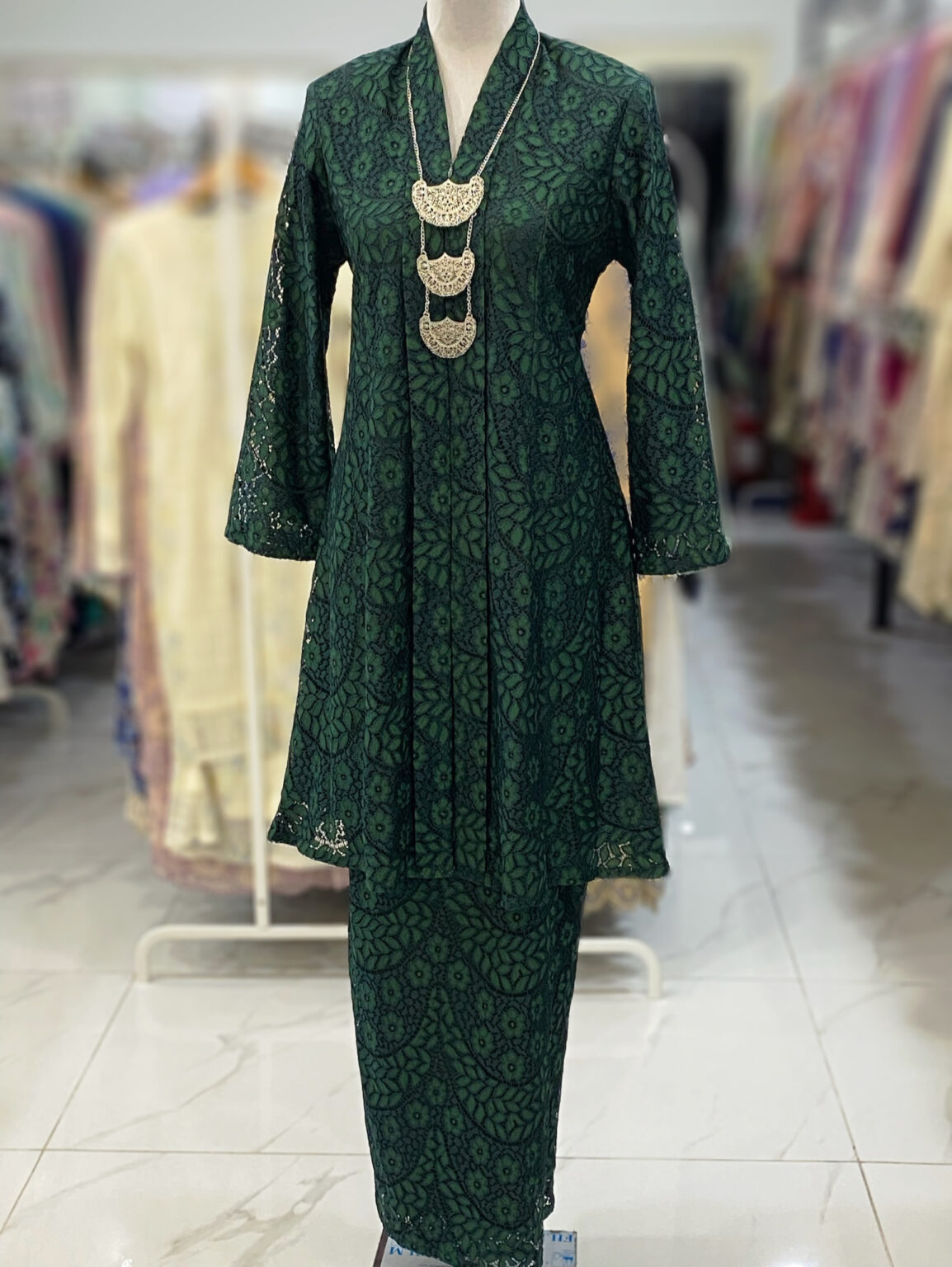 KEBAYA LABUH DANG ANUM LACE - Image 4