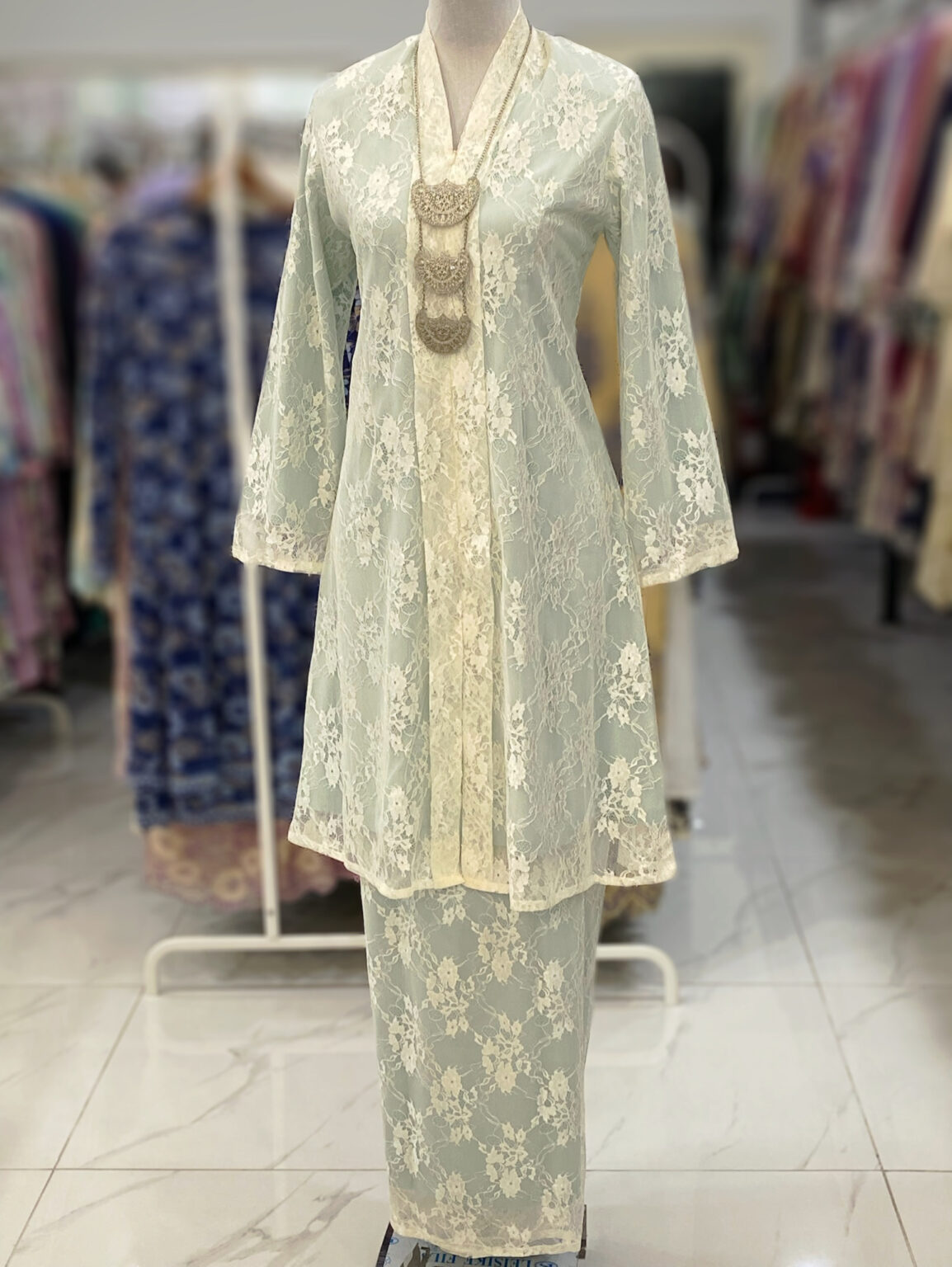 KEBAYA LABUH DANG ANUM LACE - Image 3