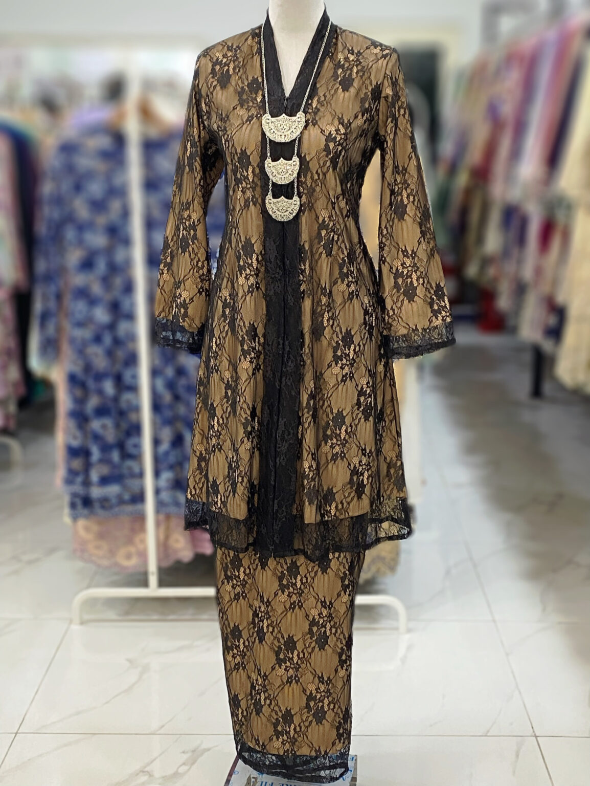 KEBAYA LABUH DANG ANUM LACE - Image 4