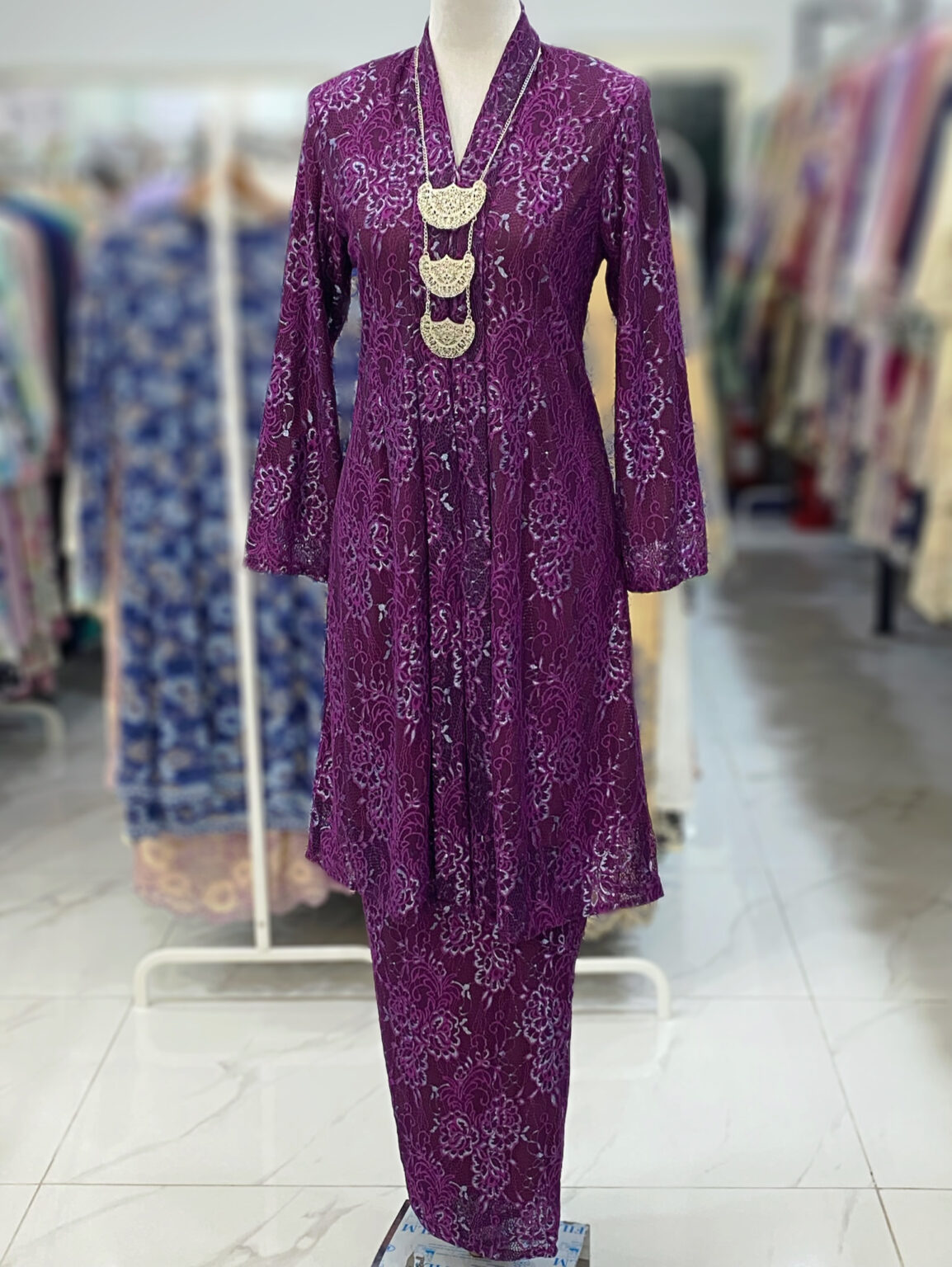 KEBAYA LABUH DANG ANUM LACE - Image 3