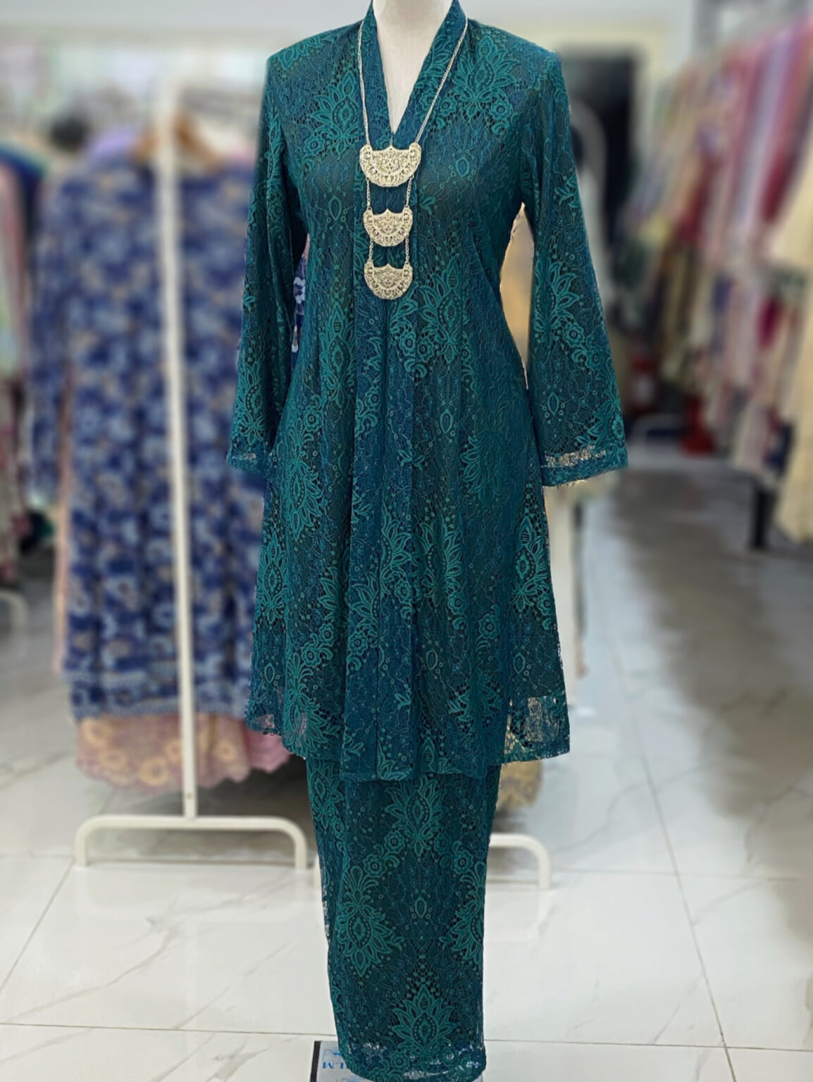 KEBAYA LABUH DANG ANUM LACE - Image 3