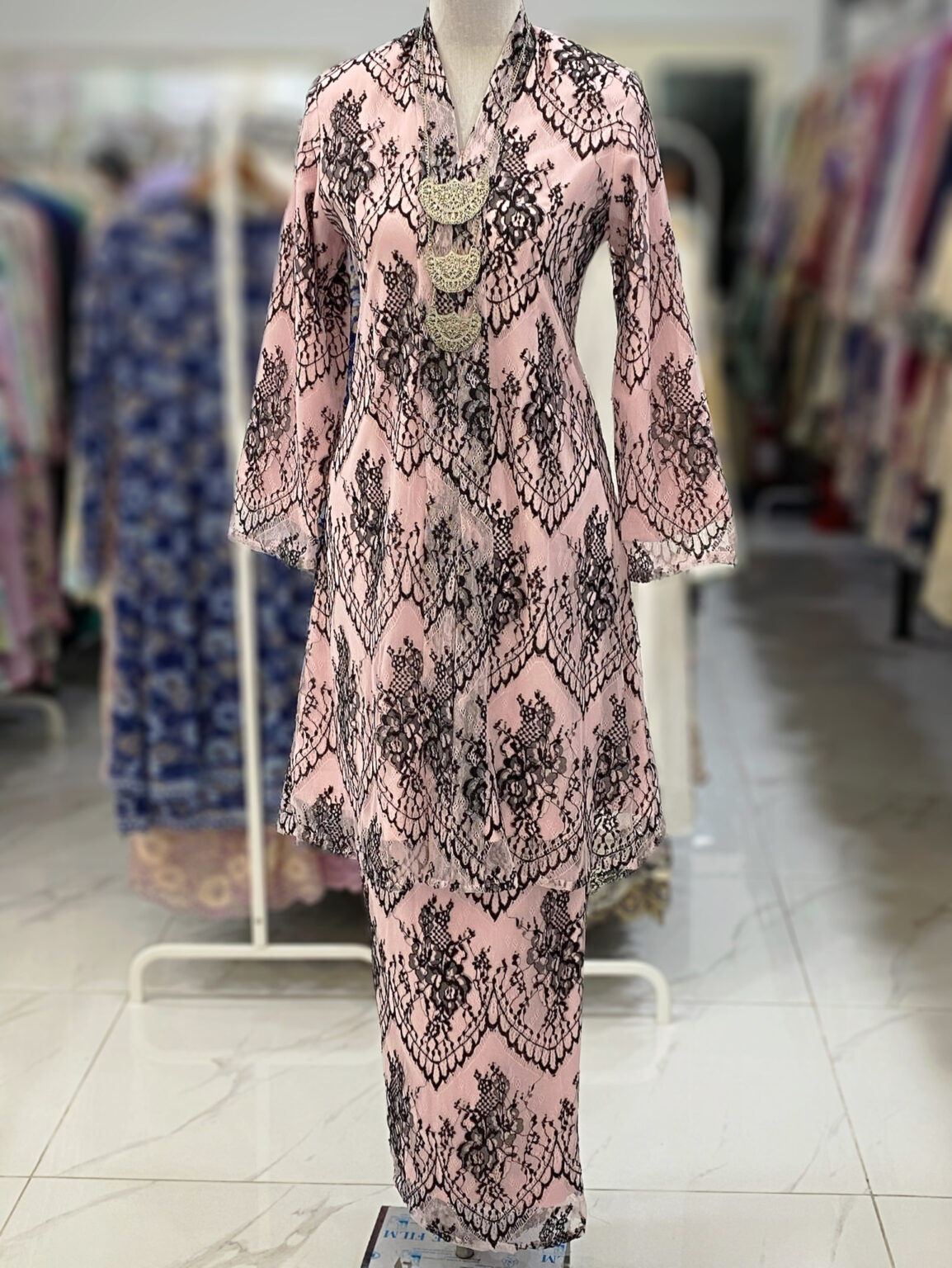 KEBAYA LABUH DANG ANUM LACE - Image 3