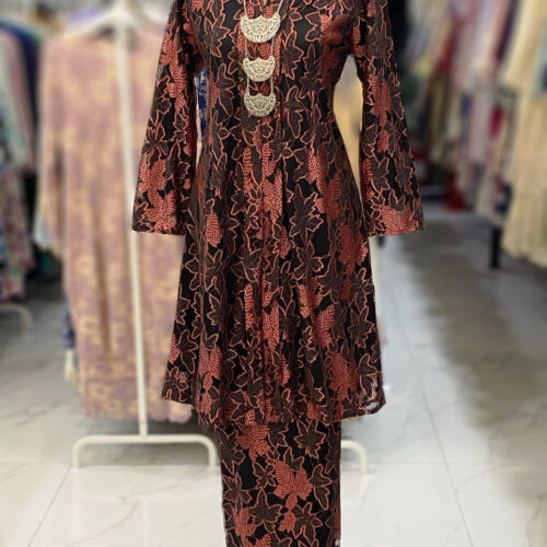 KEBAYA LABUH DANG ANUM LACE PREMIUM BLACK PINK