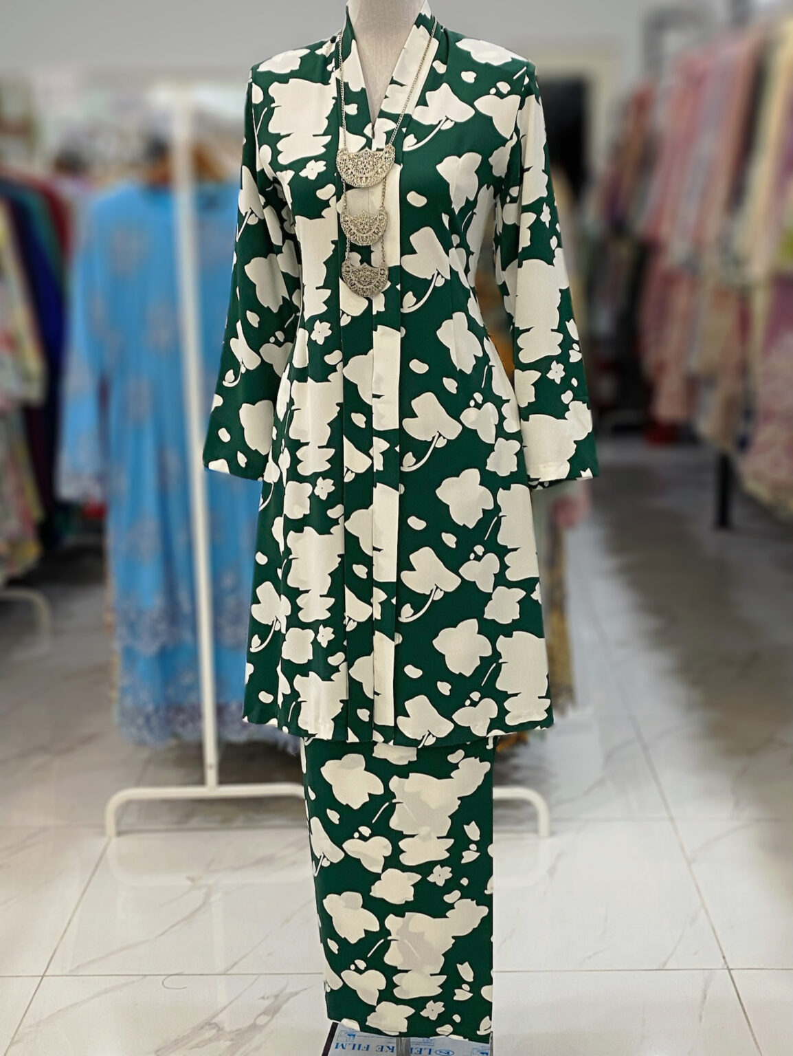 KEBAYA LABUH DANG ANUM - Image 3