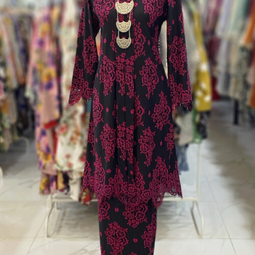 KEBAYA LABUH DANG ANUM LACE BLACK PINK
